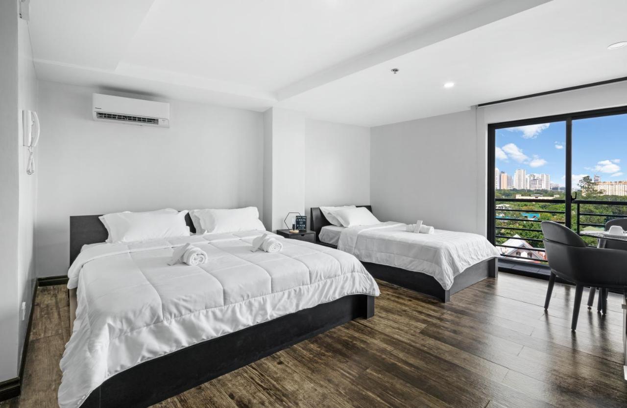 Espacio Hotel Taguig Esterno foto