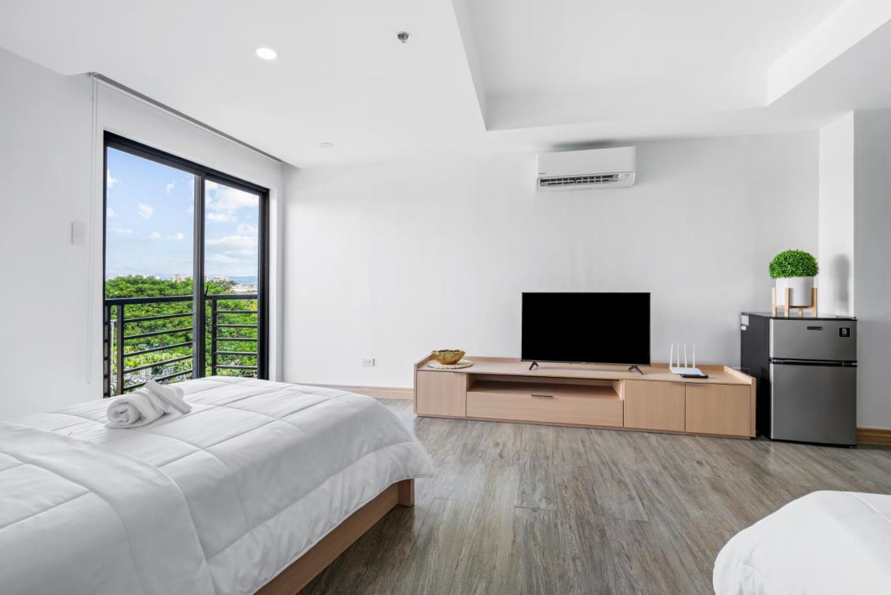 Espacio Hotel Taguig Esterno foto